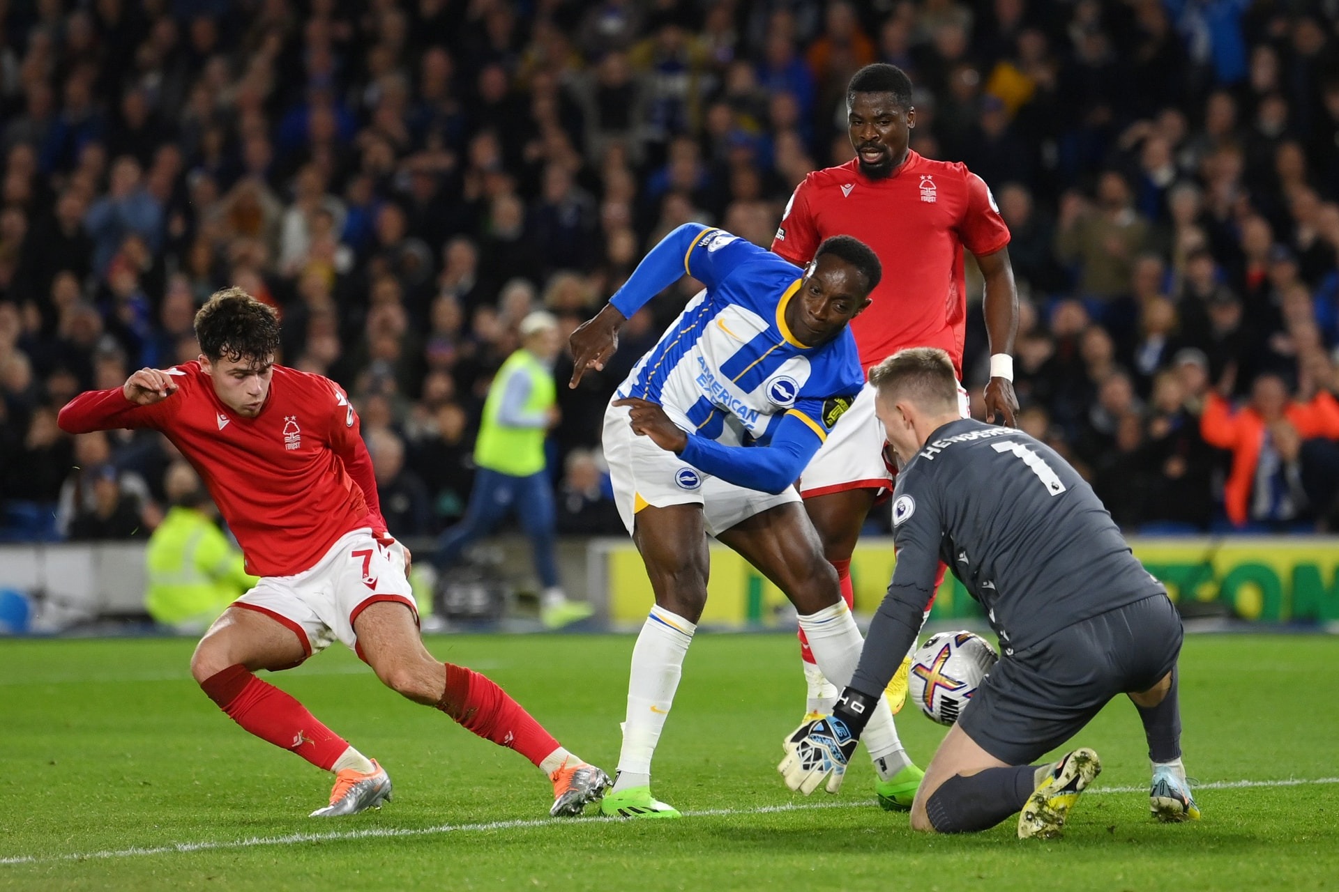 Nhận định soi kèo Nottingham vs Brighton lúc 21h05 ngày 30/11/2025