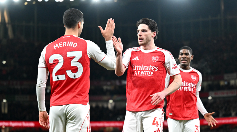 merino-ruc-sang-saka-ket-lieu-arsenal-vuot-ai-brentford-de-giu-the-thuong