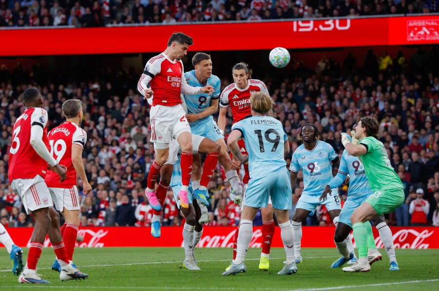 Arsenal vs Burnley (02:00 – 19/05)